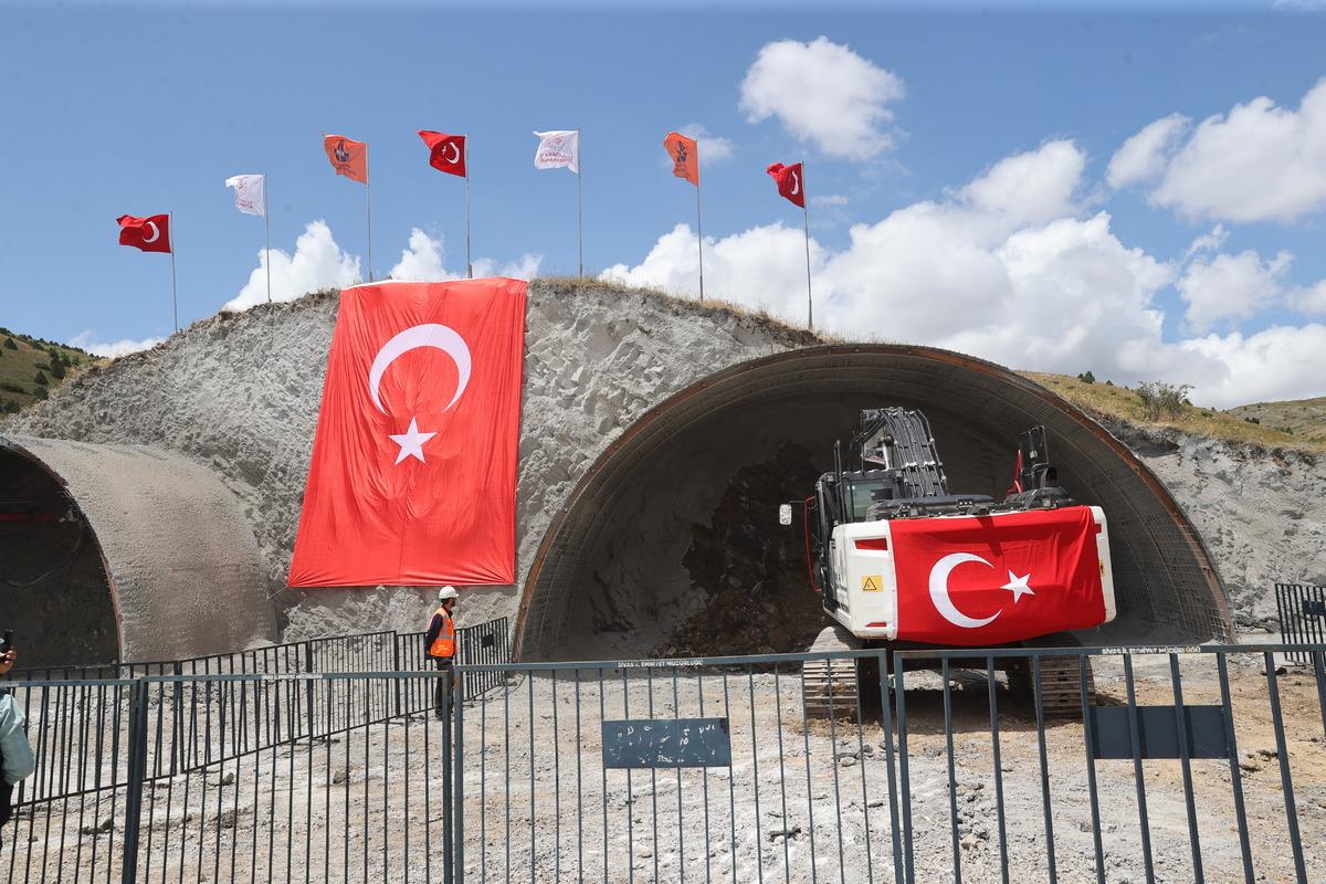 Sivas taki o zorlu ge&ccedil;it değişiyor! Seyahat s&uuml;resi 5 dakikaya inecek 7