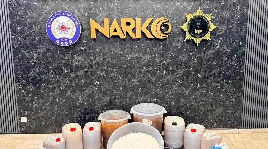 İstanbul'da d&uuml;zenlenen operasyonda 239 kilo sentetik uyuşturucu ele ge&ccedil;irildi