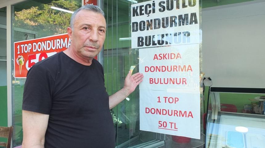 &Uuml;&ccedil; yıl &ouml;nce başladı, her yaz b&uuml;y&uuml;yor: Bu sene de &uuml;cretsiz dağıtacak