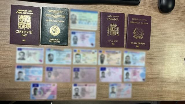 Sahte belgeleri yurt dışına kargolayan zanlı İstanbul'da yakalandı