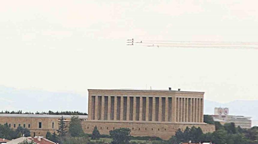 T&uuml;rk Yıldızları&rsquo;ndan Ankara semalarında prova u&ccedil;uşu