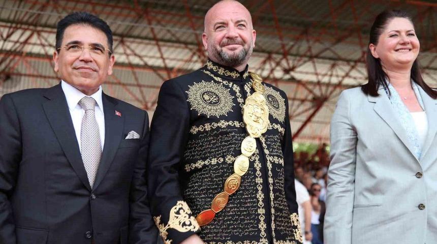 Kırkpınar Ağası Ufuk &Ouml;z&uuml;nl&uuml;, altın kemerin ebedi sahibi oldu