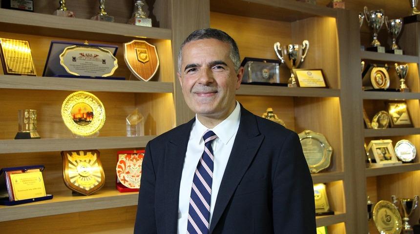 'Meslek &Uuml;st&uuml;n Başarı &Ouml;d&uuml;l&uuml;' Hakan &Ccedil;elik'e verildi