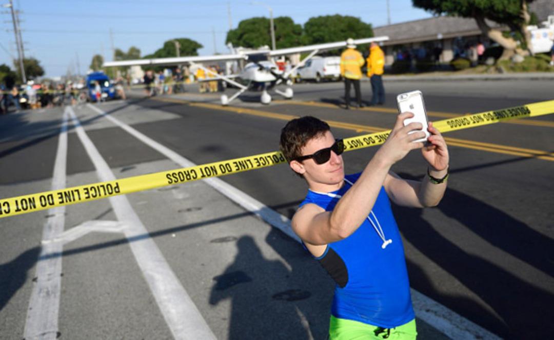 U&ccedil;ak yola acil iniş yaptı! 