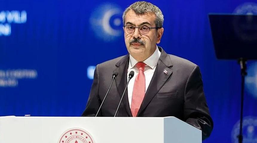Milli Eğitim Bakanı Tekin'den "Geleceğin M&uuml;hr&uuml;" paylaşımı