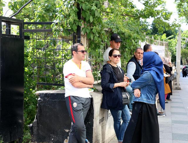 (ek fotoğrafla geniş haber) İstanbul'da LGS heyecanı