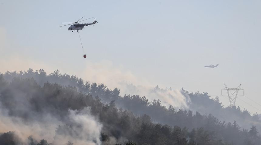 Balıkesir'in Altıeyl&uuml;l il&ccedil;esinde &ccedil;ıkan orman yangınına m&uuml;dahale ediliyor