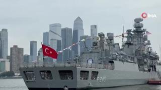 Türk donanmasından Atlantik'in ötesinde güç gösterisi: TCG Oruçreis New York'ta