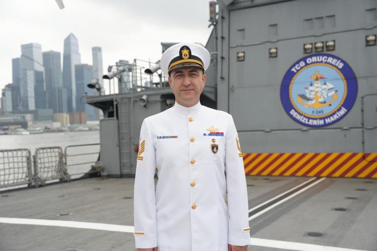 Türk donanmasından Atlantik in ötesinde güç gösterisi: TCG Oruçreis New York ta 7