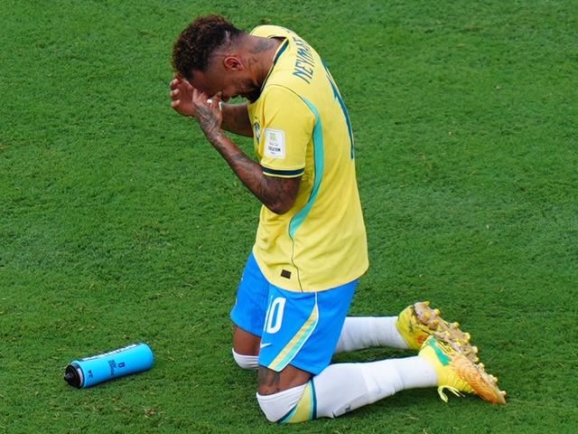 Neymar ağlayarak bıraktı!