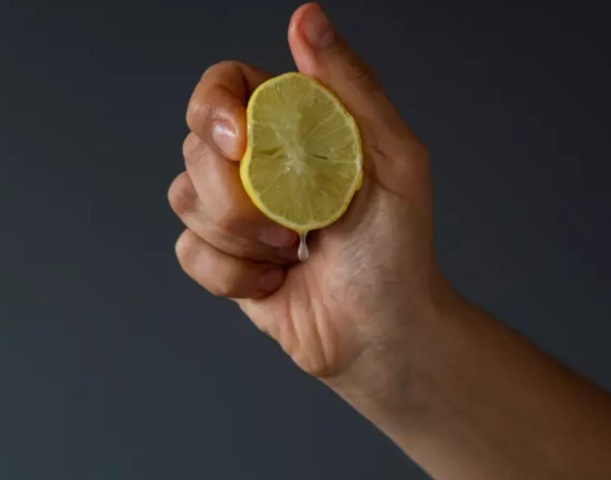 Kupkuru olanında bile faydalı! Limonun suyunu iki kat artıran yöntem 2