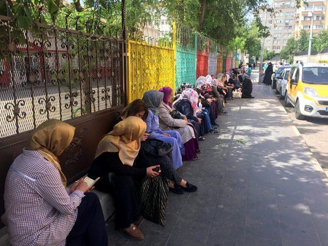Diyarbakır'da öğrenci ve velilerin sınav heyecanı