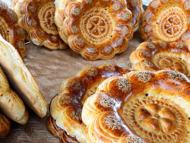 &Ouml;zbekistan'ın sanat eseri gibi işlenen ekmeğinin yapım s&uuml;reci... 