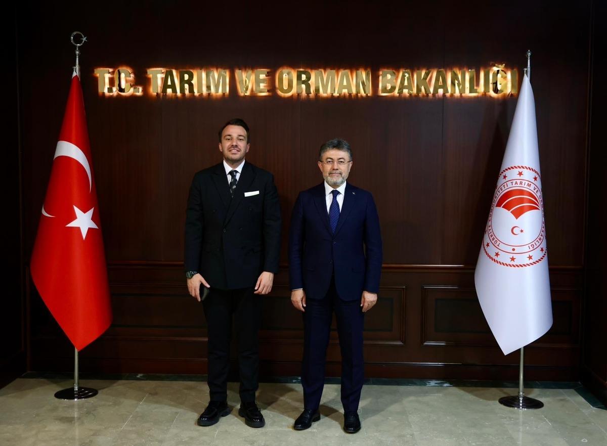 "Buna uymayan hi&ccedil;bir &uuml;r&uuml;n piyasada kalmayacak" Tarım ve Orman Bakanı İbrahim Yumaklı dan net s&ouml;zler! Restoranlarda yeni d&ouml;nem 3