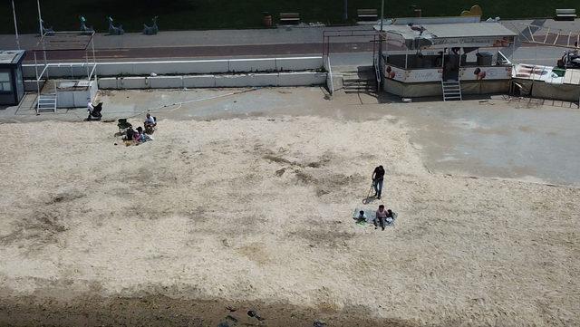 İstanbul'un plajları sezonun ilk günü boş kaldı