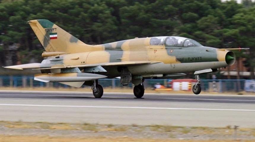 İran'da askeri jet düştü!