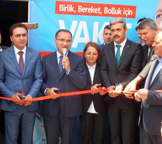Bozdağ: Türkiye'yi önümüzdeki 10 yılda 3 kattan daha fazla büyüteceğiz
