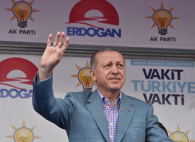 Erdoğan: Benim milletvekili arkadaşlarıma hırsız diyen bu İnce'ye dava açın