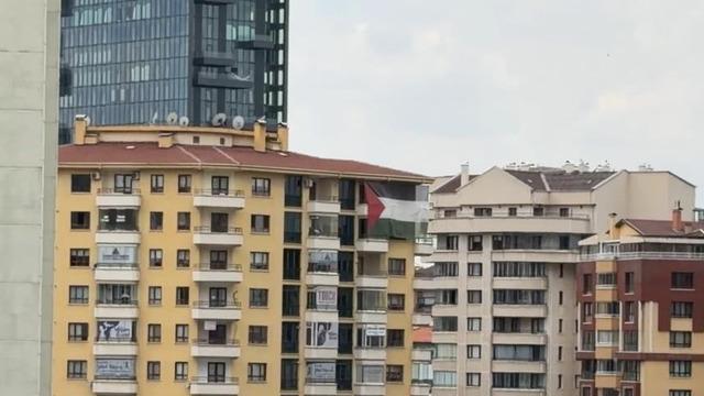 Trump'ın otelinin karşısında Filistin bayrağı! Gören bir daha baktı