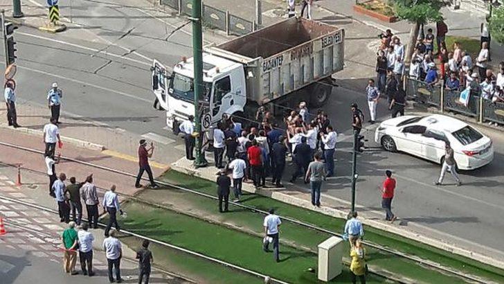 Meral Akşener'den Gaziantep Valisi ve Belediye Başkanına kamyon tepkisi