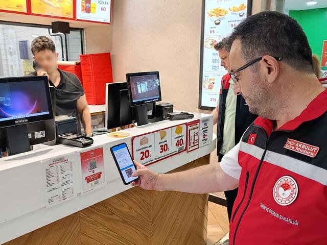 Zorunluluk geldi! Denetimler başladı: Vatandaş g&ouml;rebilecek