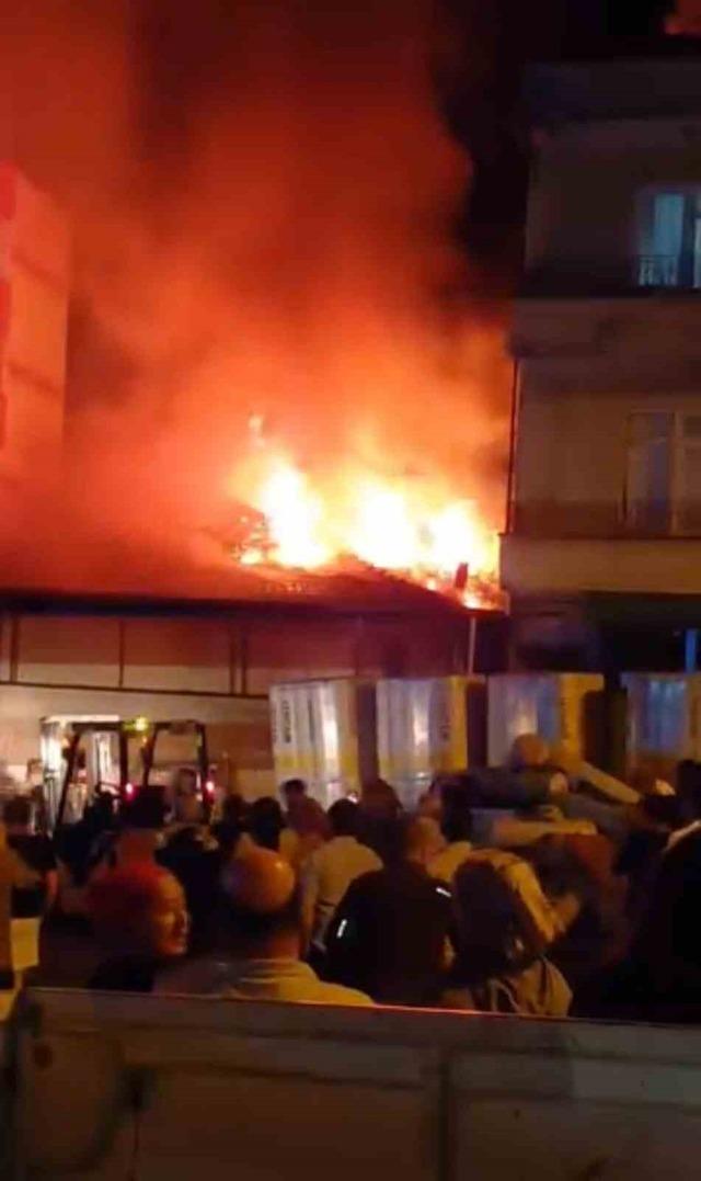 Boya deposu alevlere teslim oldu 6