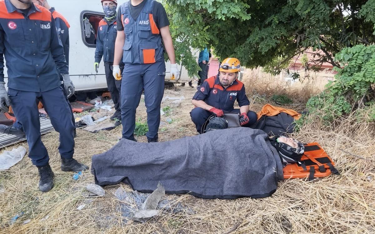Yolcu otob&uuml;s&uuml; kaza yaptı! 41 yaralı 2