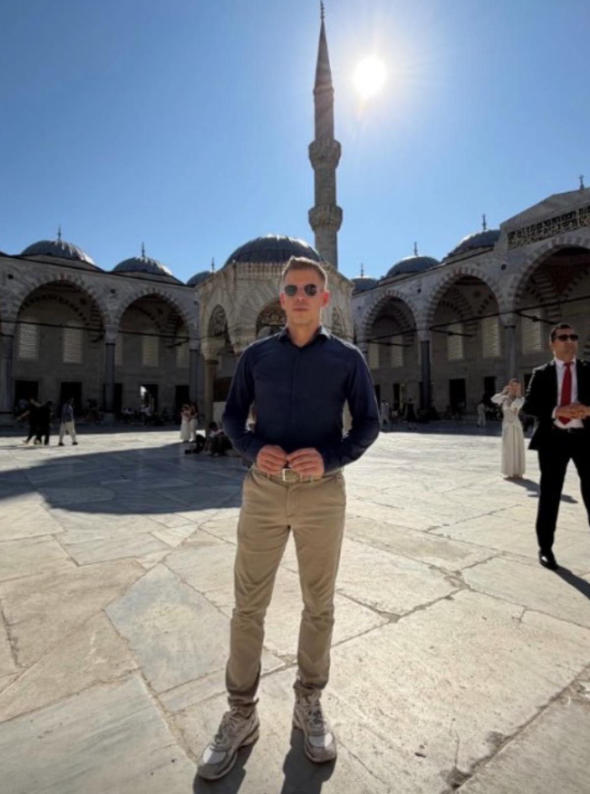 Macaristan Başbakanı Peter Magyar, turist gibi İstanbul u gezdi 1