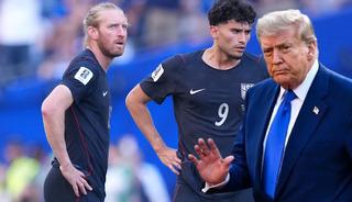  TRT spikeri &Ouml;zkan &Ouml;zt&uuml;rk'ten olay 'Trump' g&ouml;ndermesi! 