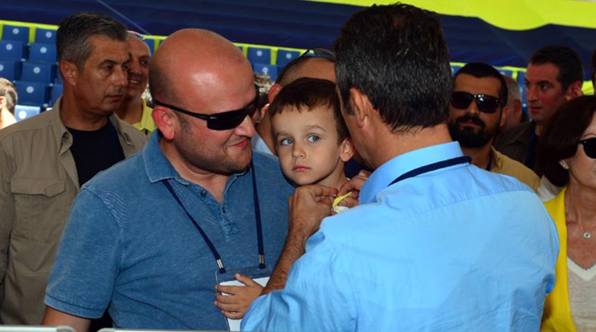 Fenerbahçe'de başkan adayları sıcağa meydan okudu