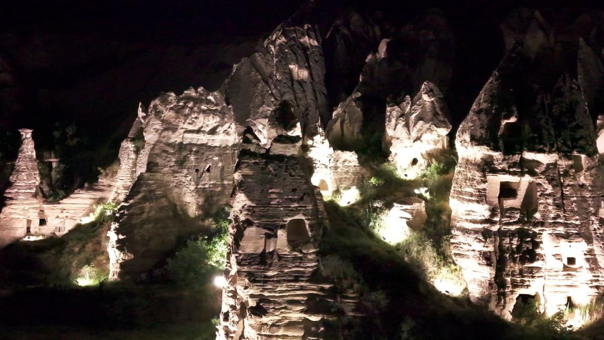 Bakan Ersoy: Kapadokya nın g&uuml;zelliğini gece saatlerine de taşıdık 1