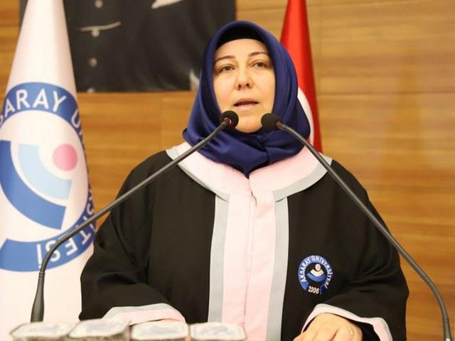 42 yaşında &uuml;niversiteye başladı! 3 &ccedil;ocuk annesi b&ouml;l&uuml;m birincisi oldu