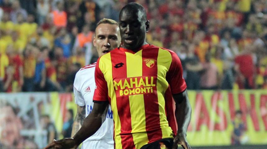 Beşiktaş Demba Ba'yı liste dışı bıraktı