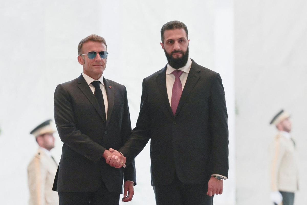 Son dakika | Şam da Macron un kaldığı otelin dibinde patlama! NATO g&uuml;n&uuml; yaşandı... Fransa dan ilk a&ccedil;ıklama 5