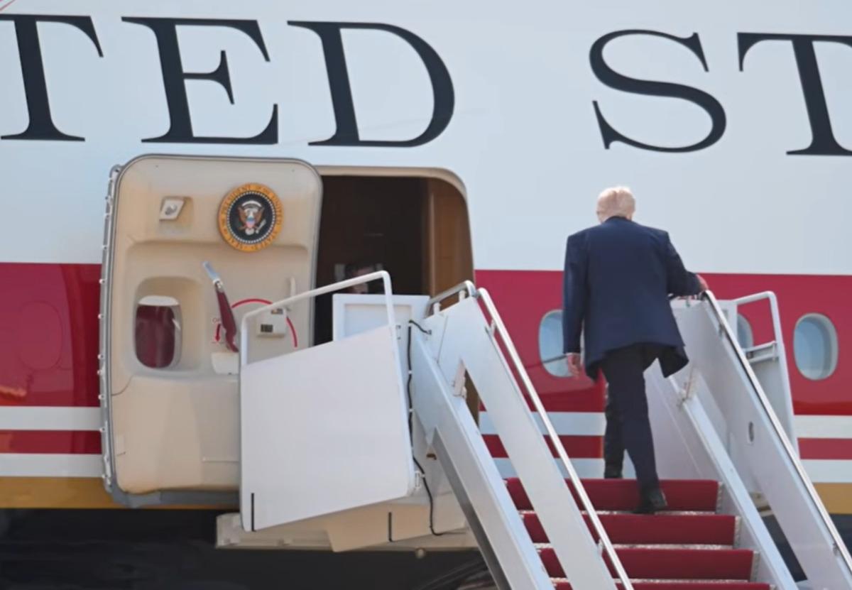 Trump ı taşıyan Air Force One dünya gündeminde! Türkiye ye gelirken herkes onu izliyor 2