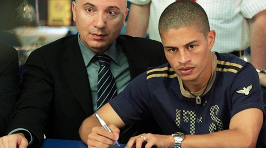 Alex de Souza'dan Fenerbahçe'ye transferinin yıldönümüyle ilgili paylaşım geldi