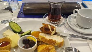 NATO Zirvesi'nde bal ve kaymak ikramı gündem oldu