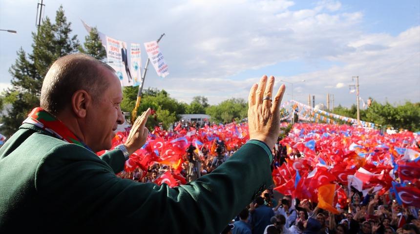 Cumhurbaşkanı Erdoğan'dan Diyarbakır'da çok önemli mesajlar: Kimse Kürtlere devlet aramasın
