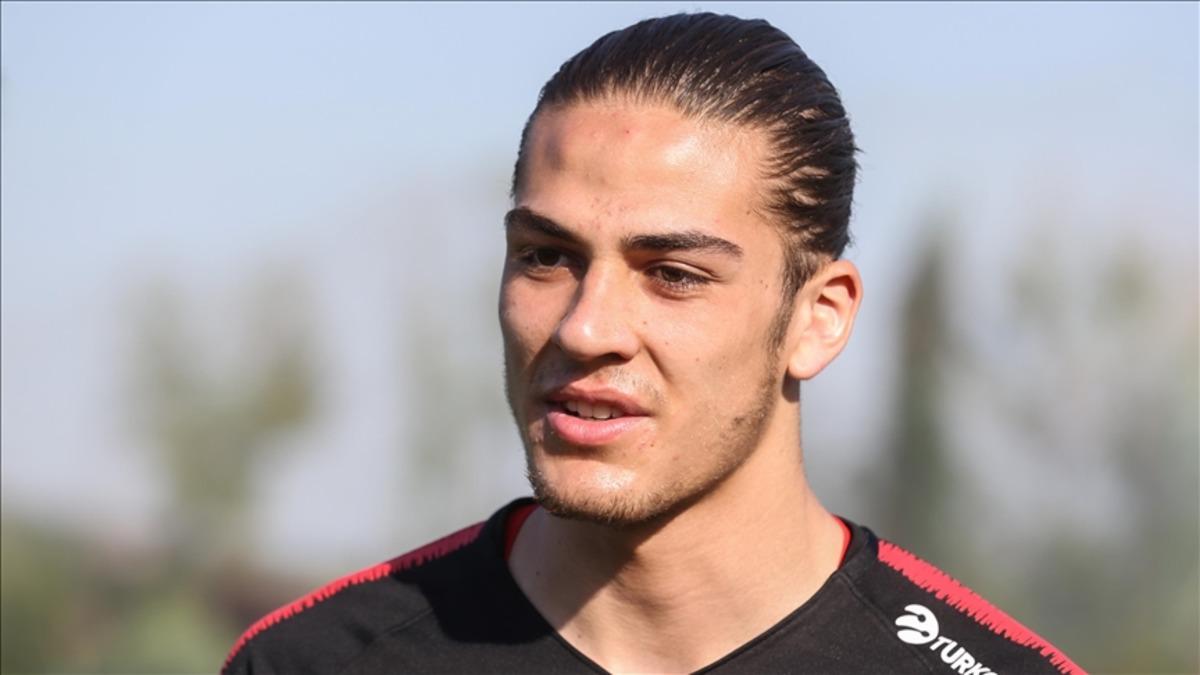 Beşiktaş tan bir transfer daha! Doğan Alemdar resmen a&ccedil;ıklandı: Bu akşam İstanbul da 2