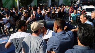 Manisa'da Sırrı Sakık’ın mitingi öncesi HDP'liler ile vatandaşlar arasında kavga!