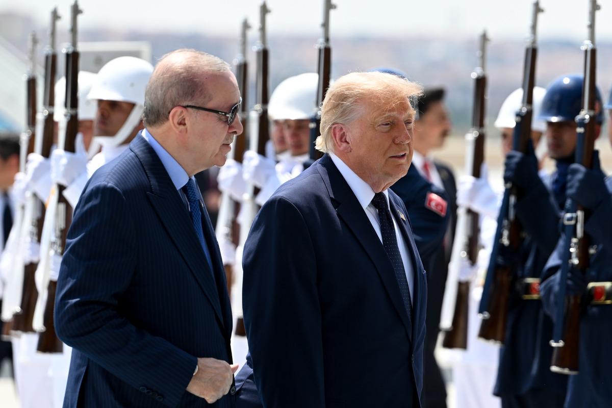 Tarihi kareler! Cumhurbaşkanı Erdoğan, Trump ı böyle karşıladı 5