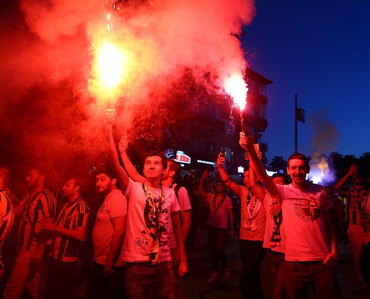 Ali Koç'un başkanlığı Kadıköy'de coşkuyla kutlandı
