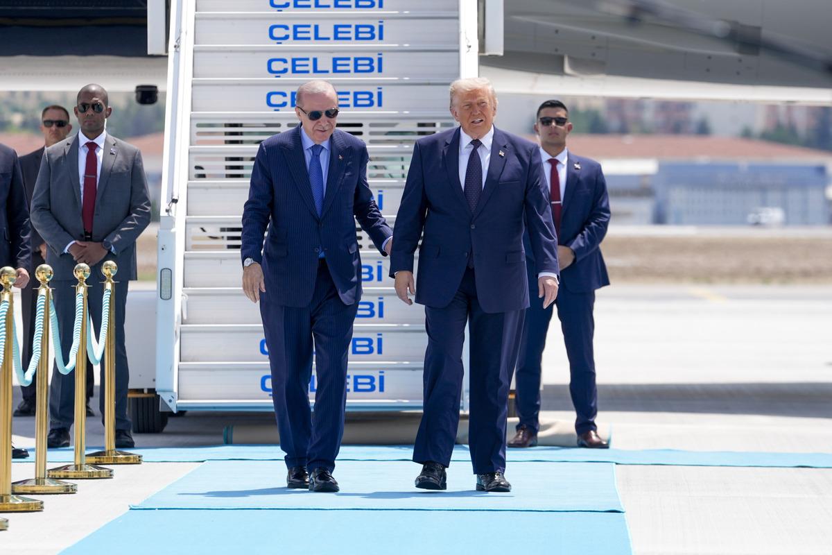Tarihi kareler! Cumhurbaşkanı Erdoğan, Trump ı böyle karşıladı 4
