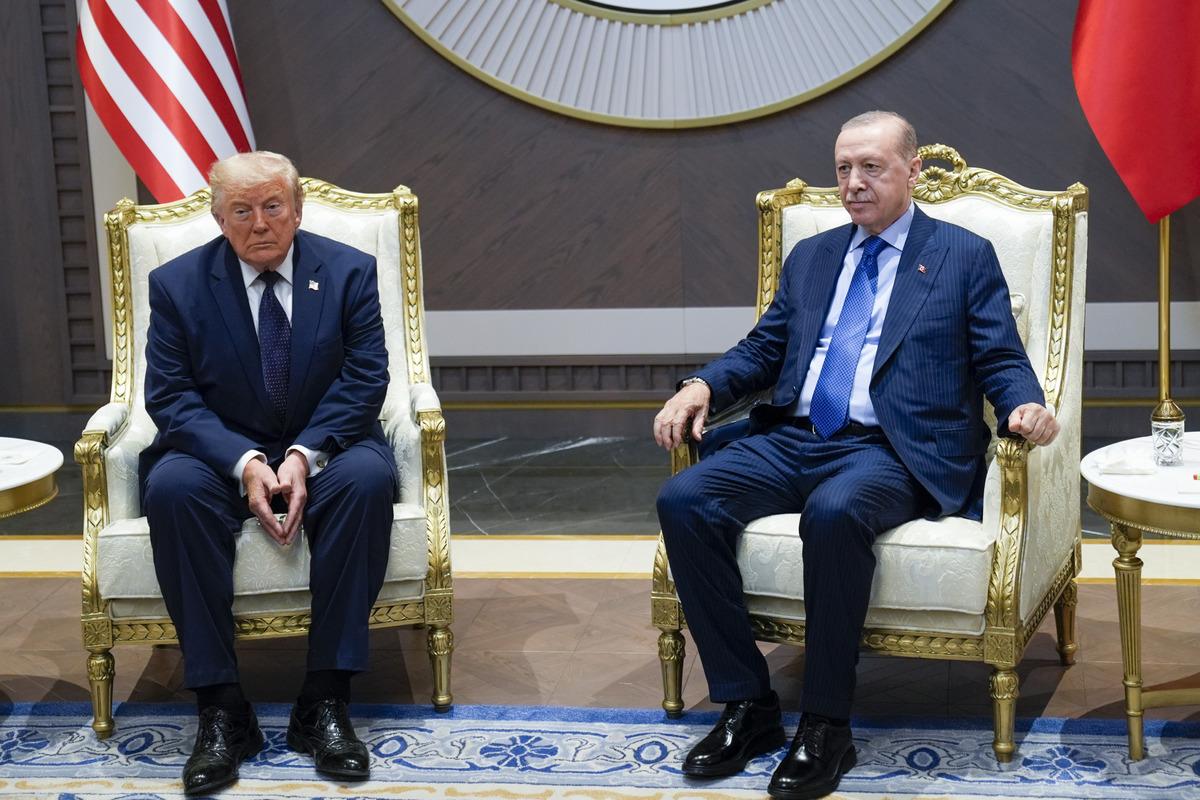 Tarihi kareler! Cumhurbaşkanı Erdoğan, Trump ı böyle karşıladı 10