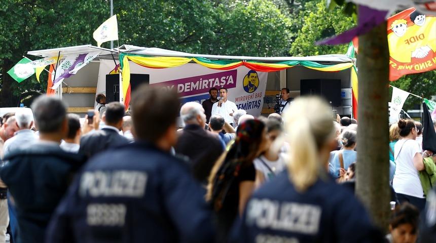 HDP Almanya'nın Berlin kentinde miting yaptı! Sadece 250 kişi katıldı