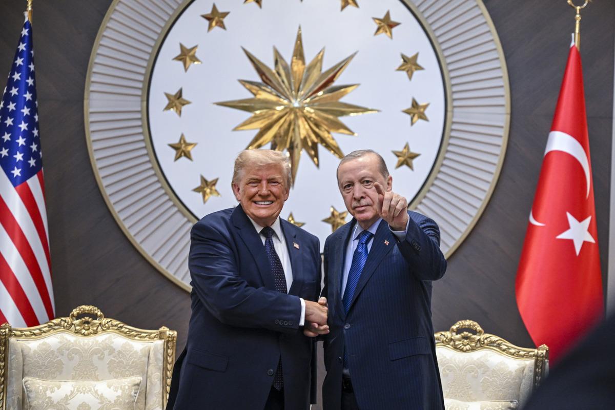 Tarihi kareler! Cumhurbaşkanı Erdoğan, Trump ı böyle karşıladı 11