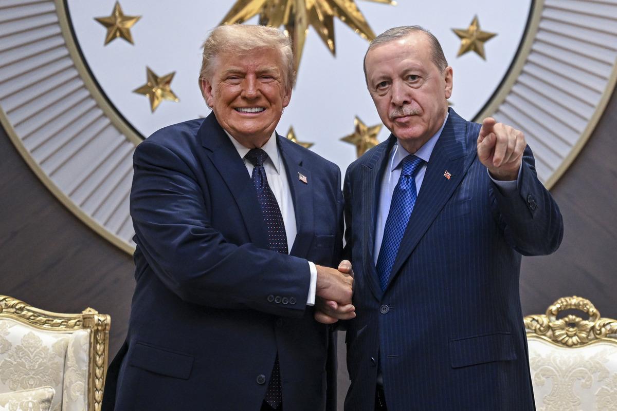 Tarihi kareler! Cumhurbaşkanı Erdoğan, Trump ı böyle karşıladı 16