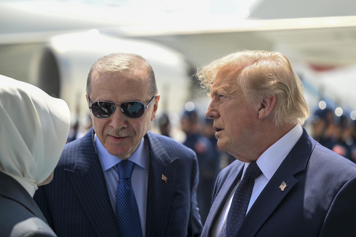 Tarihi kareler! Cumhurbaşkanı Erdoğan, Trump ı böyle karşıladı 13