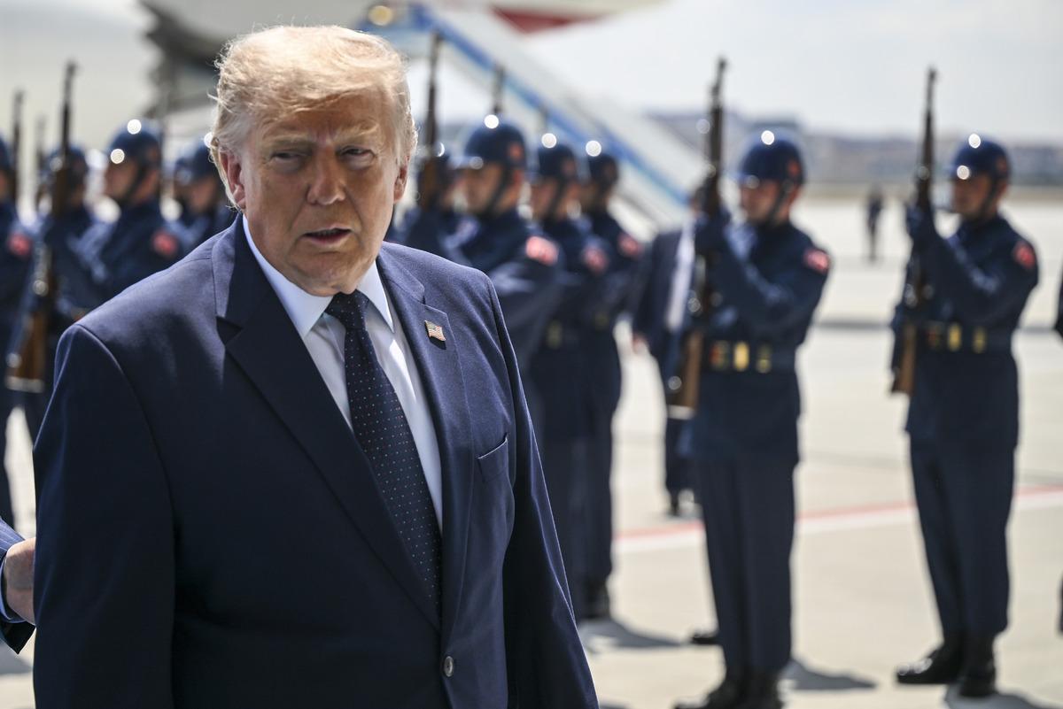 Tarihi kareler! Cumhurbaşkanı Erdoğan, Trump ı böyle karşıladı 12