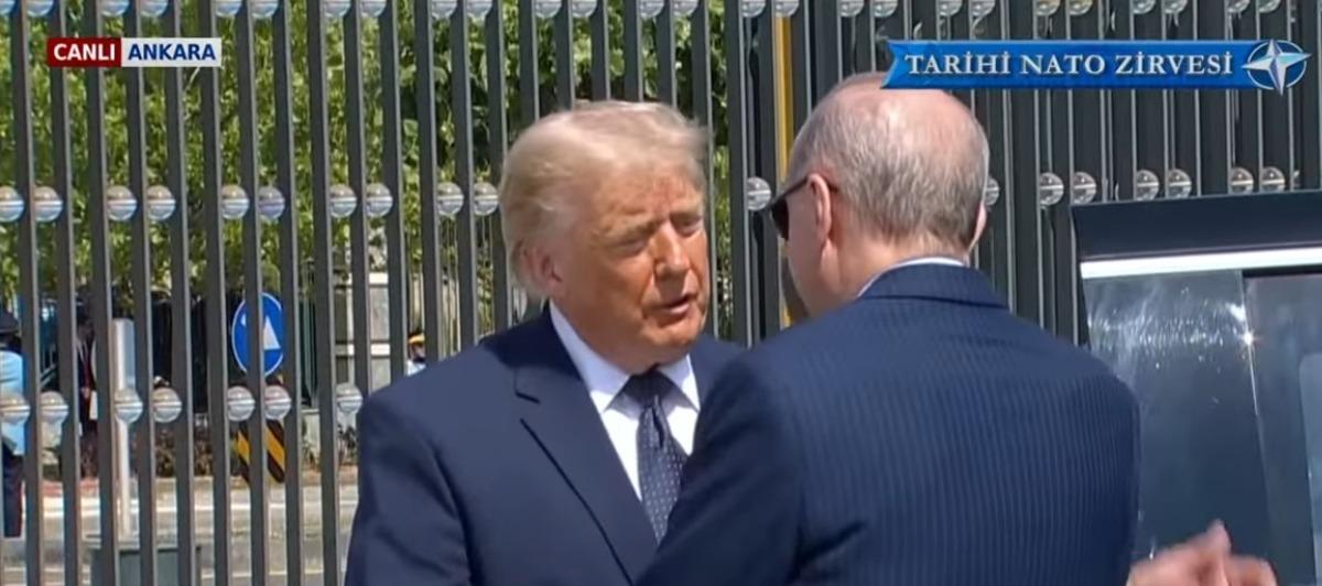 Tarihi kareler! Cumhurbaşkanı Erdoğan, Trump ı böyle karşıladı 5
